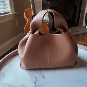 Poléne Numero Neuf Camel